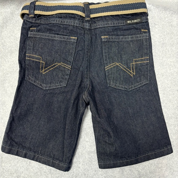 Jean shorts like new with belt - Picture 2 of 3